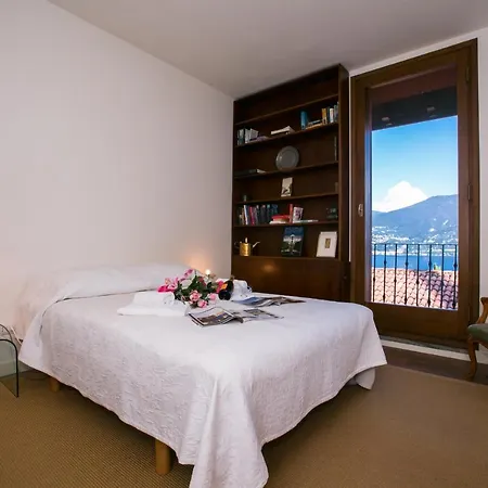 Griante Sleeps 15 Pool Air Con