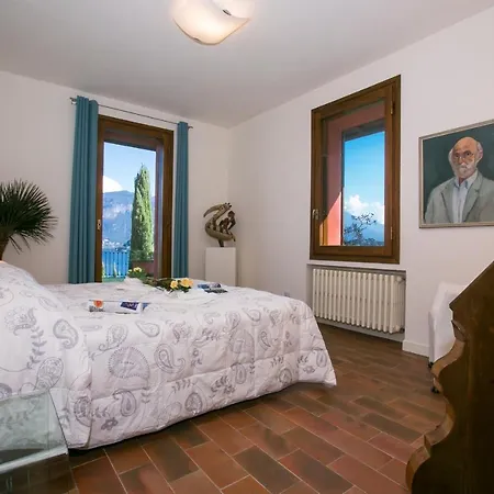 Griante Sleeps 15 Pool Air Con فيلة Cadenabbia