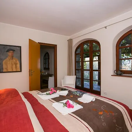 וילה Griante Sleeps 15 Pool Air Con